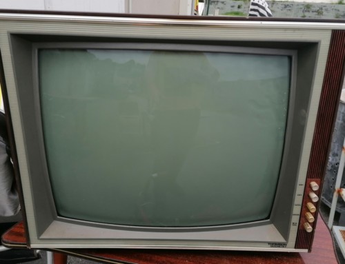 Téléviseur vintage des 70’s