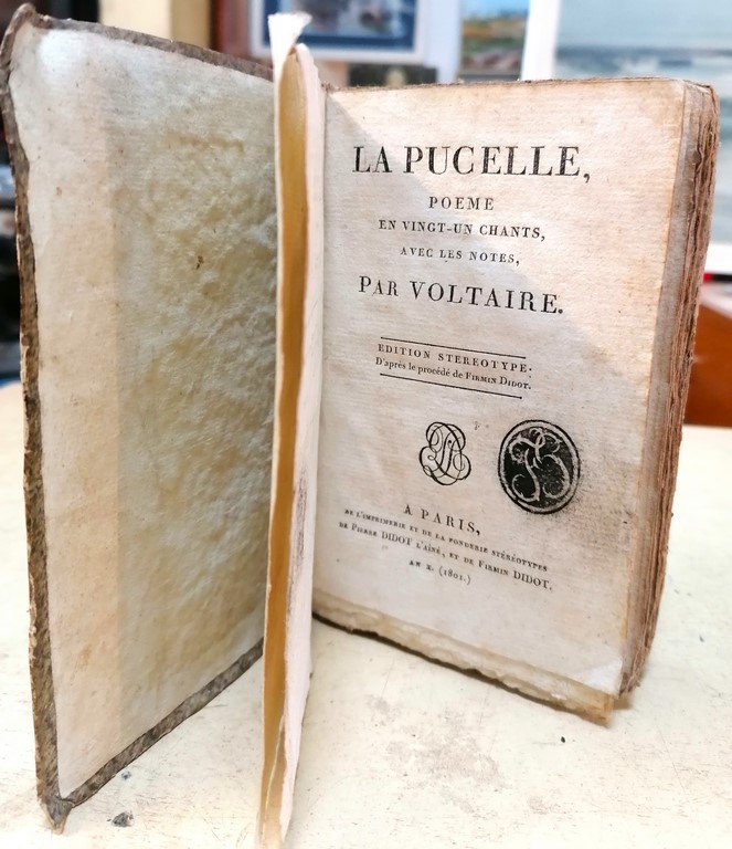 Livre "La Pucelle" poème en vingt-et-un chants par VOLTAIRE paru en l'an x (1801)