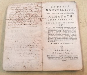 Livre "Le petit nouvelliste" almanach intéressant paru en 1778