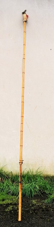 Ancienne lance en bambou et laiton de pulvérisateur pour traitement des fruits