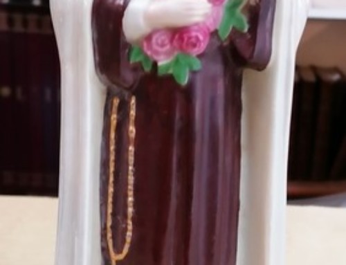 Statuette de Sainte Thérèse en porcelaine