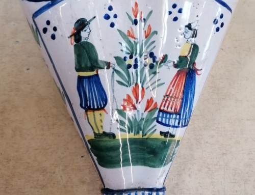 Vase mural double cornet Henriot