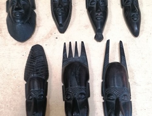 Série de 7 statuettes africaines (représentant les jours de la semaine)