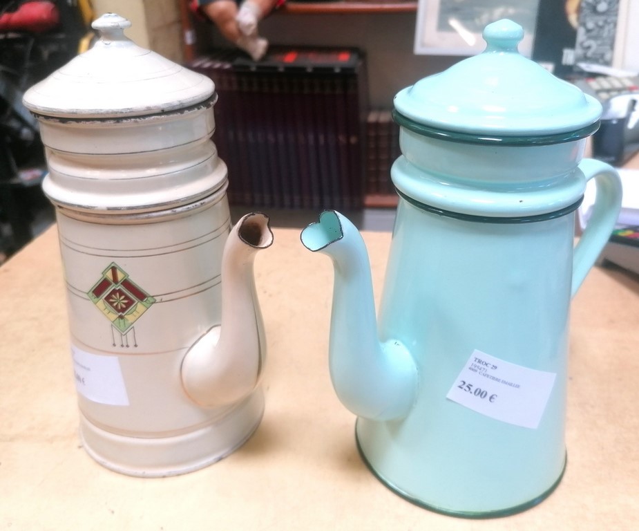 Cafetière émaillée