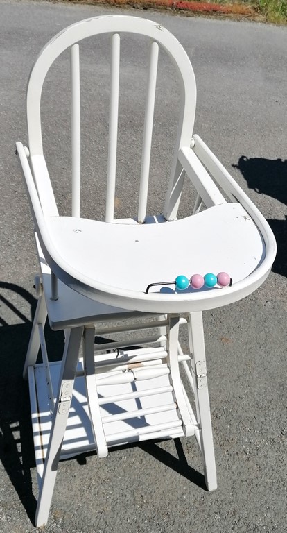 Chaise haute bébé blanche en bois