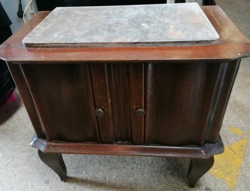 Table de nuit vintage dessus marbre avec 2 portes