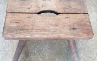 Tabouret de ferme en bois