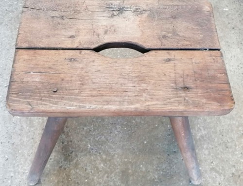 Tabouret de ferme en bois