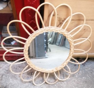 Miroir vintage en rotin