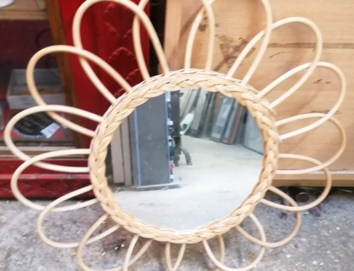 Miroir vintage en rotin