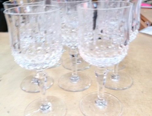 Verres à vin en cristal x 11