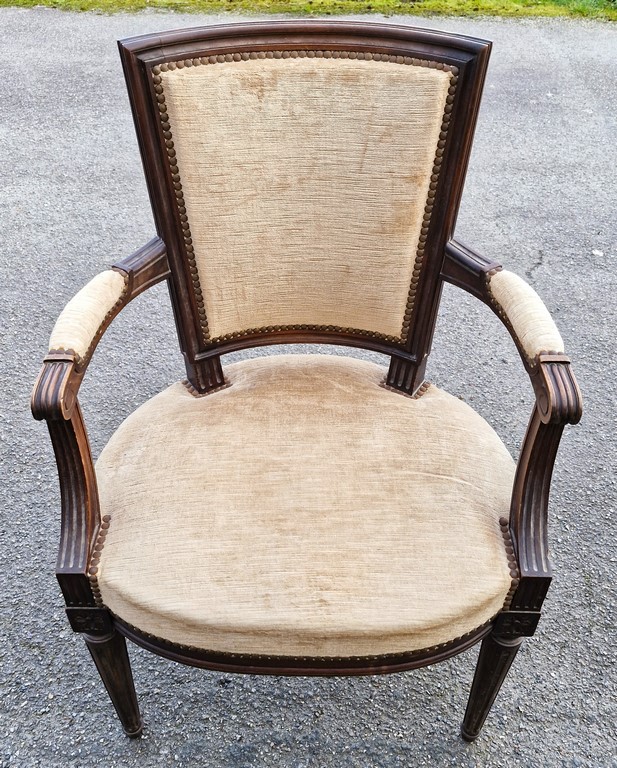 Fauteuil de style Louis XVI