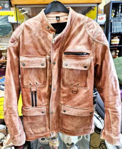 Blouson en cuir fauve