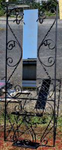 Vestiaire mural en fer forgé