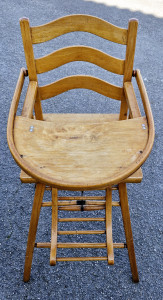 Chaise haute bébé en bois