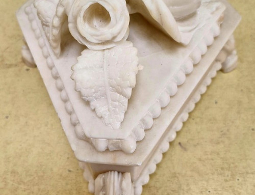 Bonbonnière en albâtre sculpté