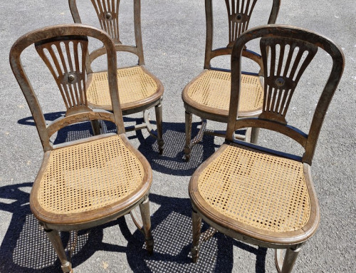Ensemble de 4 chaises cannées