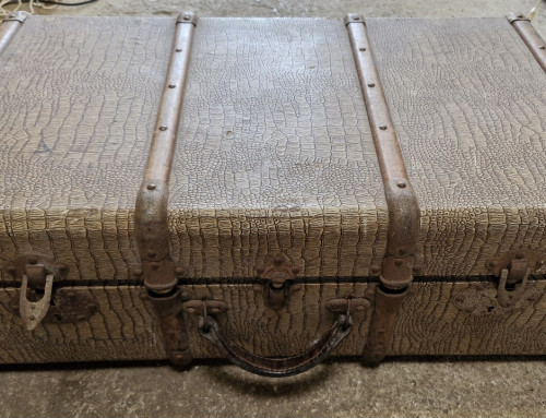 Grande valise ancienne en bois