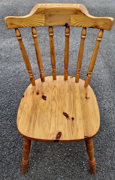 Chaise en pin