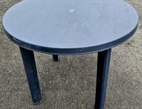Table de salon de jardin ronde