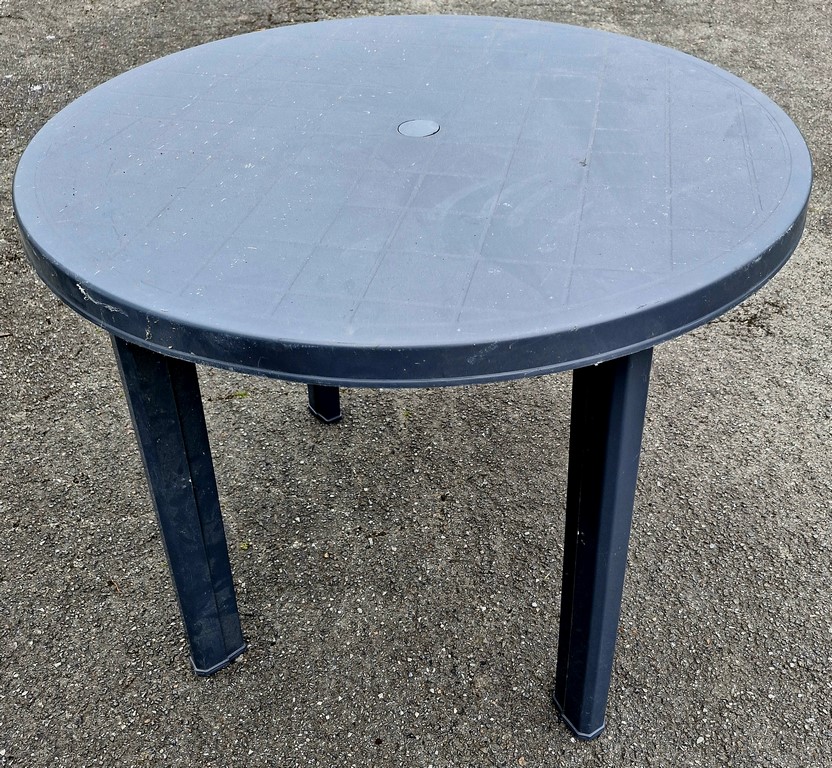 Table de salon de jardin ronde