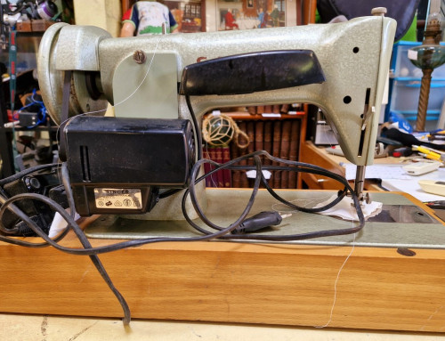 Machine à coudre Singer électrique