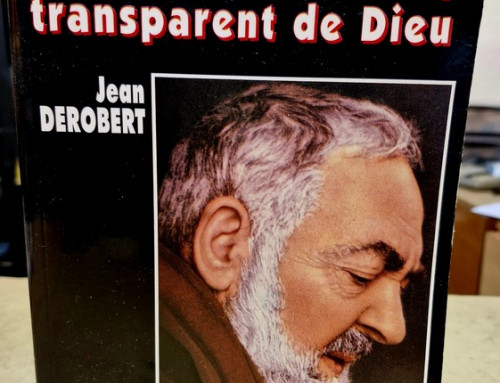 Livre PADRE PIO, transparent de Dieu par Jean DEROBERT