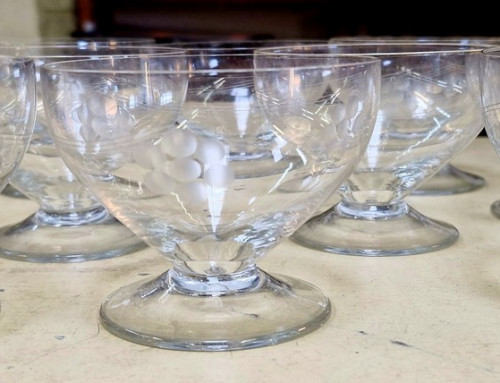 Coupes à champagne en verre ciselé x 9