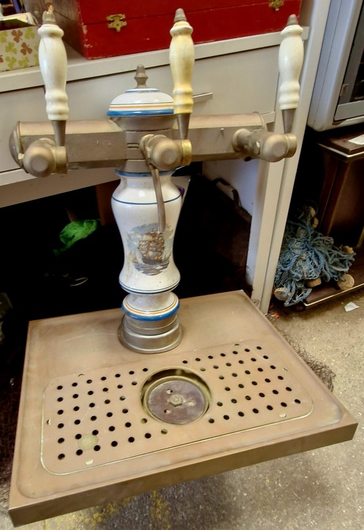 Tireuse à bière de bar en laiton et porcelaine