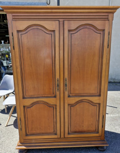 Armoire 2 portes en merisier