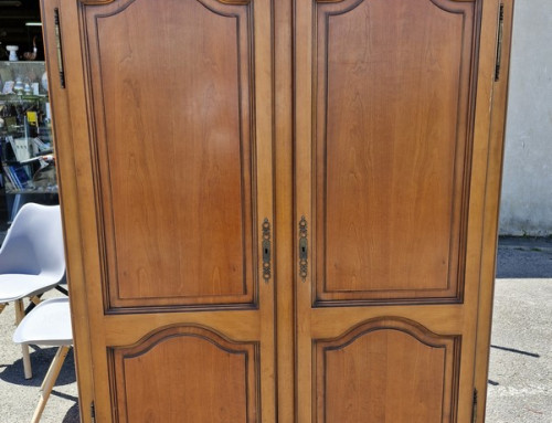 Armoire 2 portes en merisier