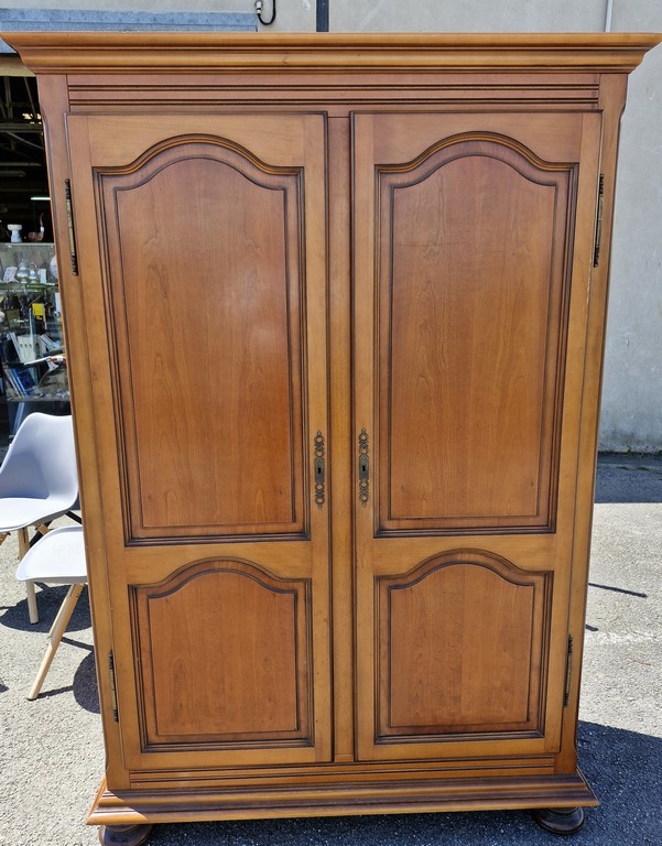 Armoire 2 portes en merisier