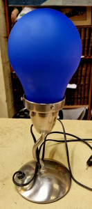 Lampe design en forme d'ampoule bleue