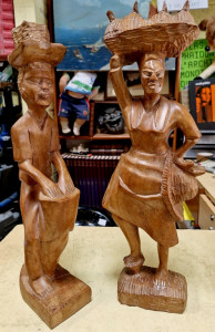 Statue en bois exotique