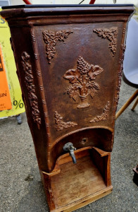 Réservoir à eau en terre cuite