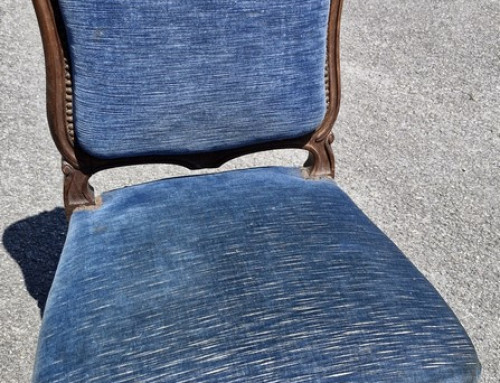 Chaise ancienne tapissée