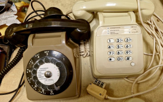 Téléphone vintage à cadran ou à touches