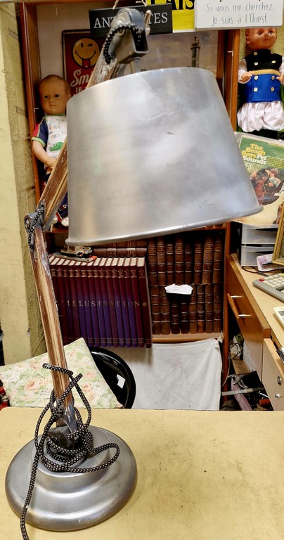 Lampe articulée en bois et métal
