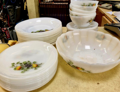 Lot de vaisselle arcopal à motif floral