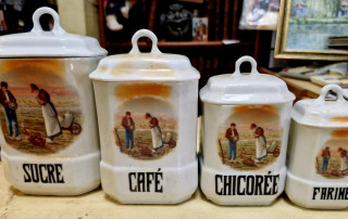 Série de 4 pots à épices "Angélus"