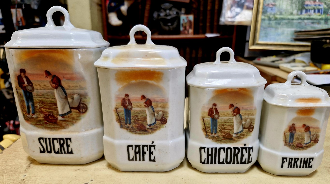 Série de 4 pots à épices "Angélus"