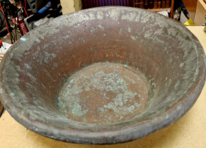 Grand plat en cuivre