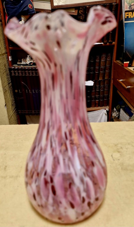 Vase d'art en verre soufflé