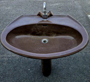 Lavabo sur colonne vintage marron