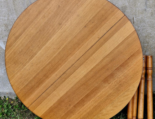 Table ronde en mélaminé