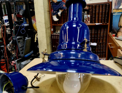 Suspension type marine bleue