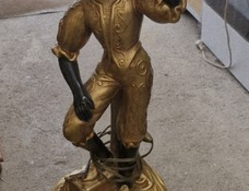 Lampe orientaliste sur colonne dorée