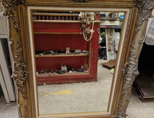 Grand miroir contour doré