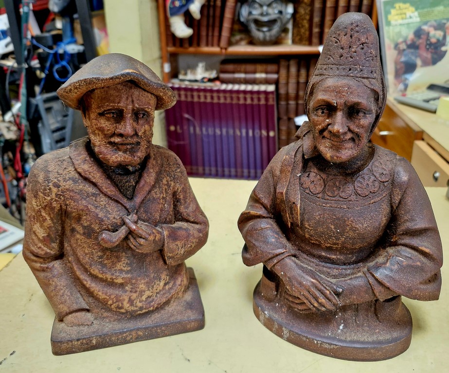 Bustes de bretons en résine