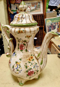 Aiguière en faïence de Cappodimonte